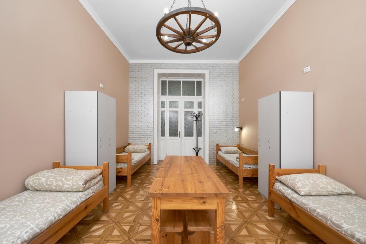 Cossacks Hostel Lviv Dış mekan fotoğraf