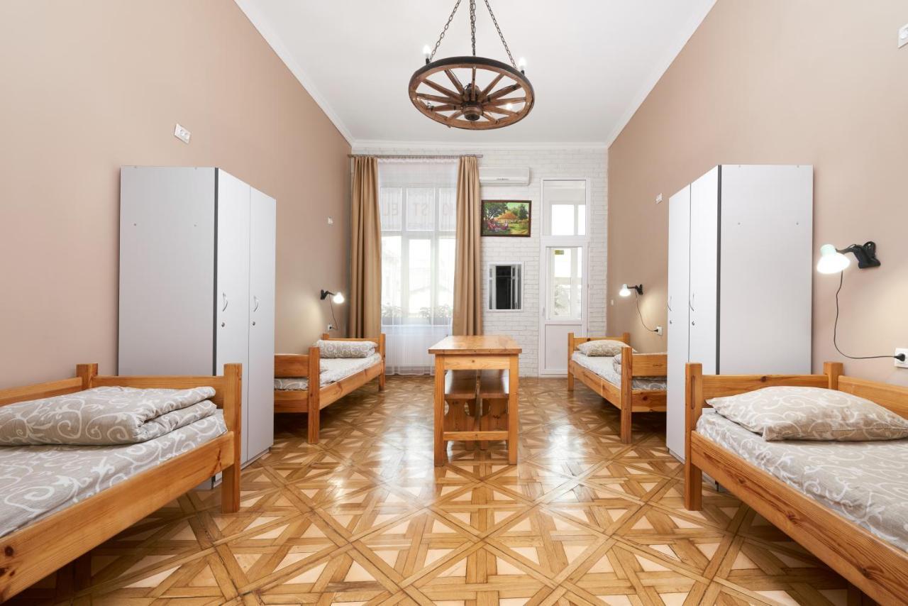 Cossacks Hostel Lviv Dış mekan fotoğraf