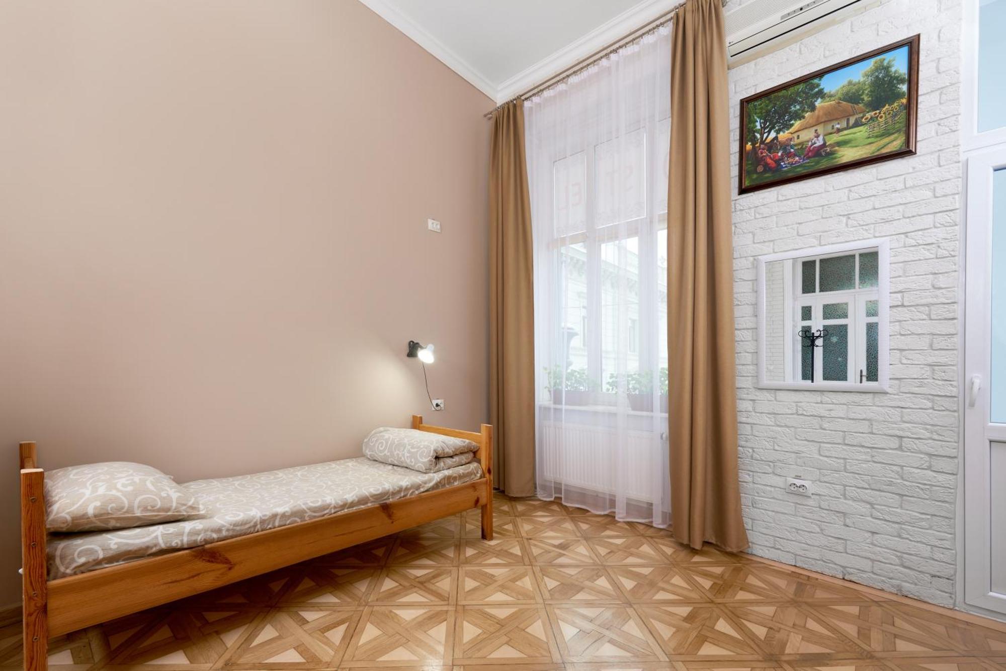 Cossacks Hostel Lviv Oda fotoğraf