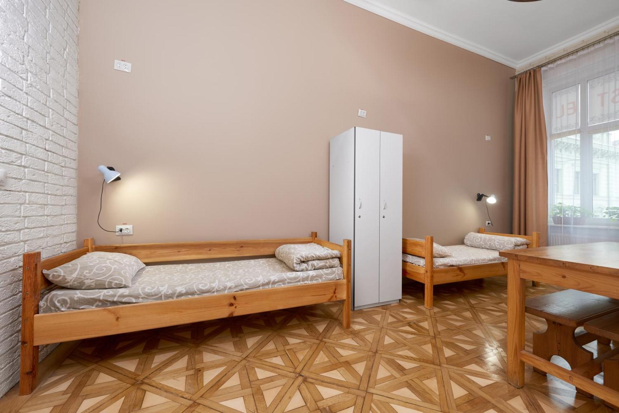 Cossacks Hostel Lviv Oda fotoğraf