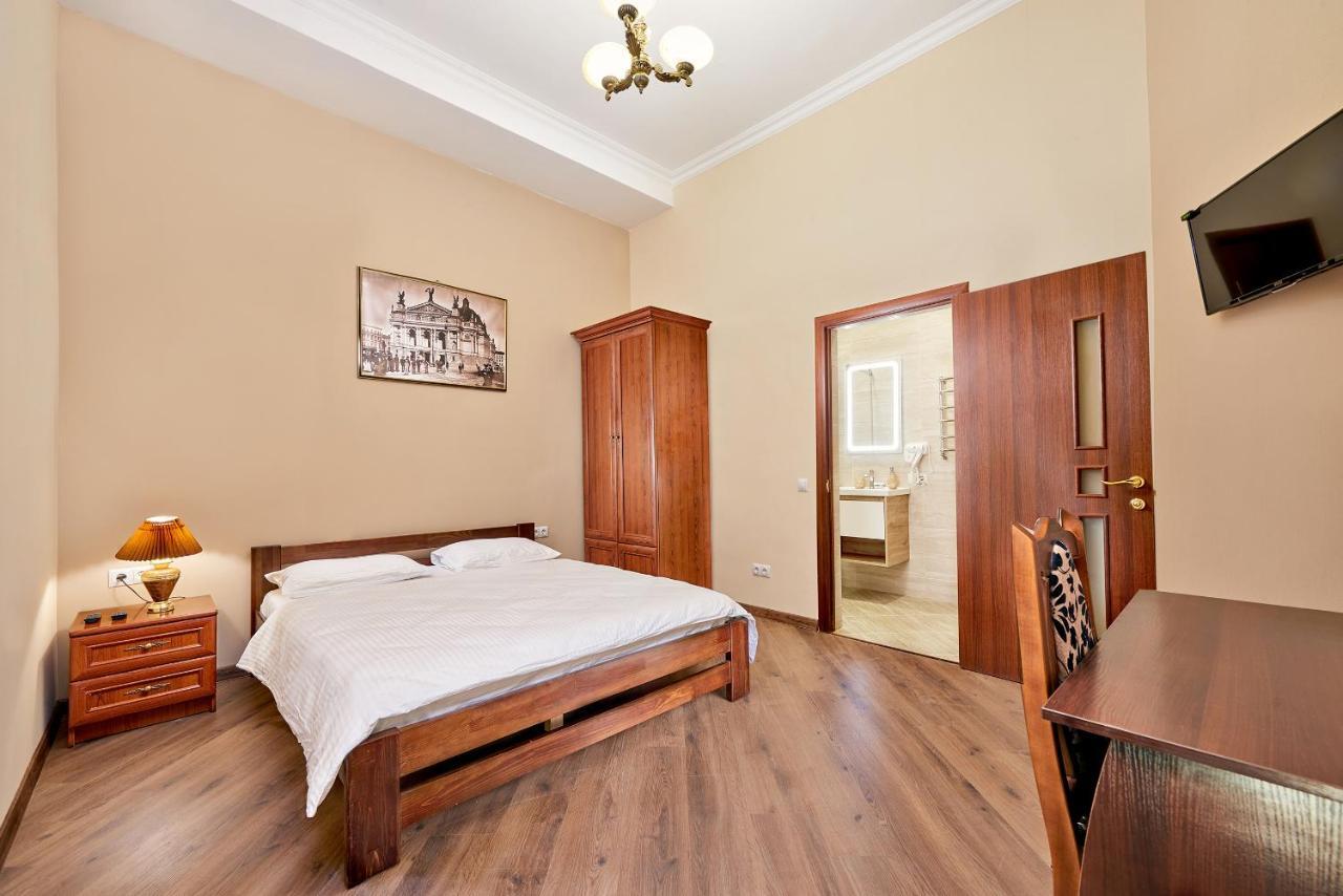 Cossacks Hostel Lviv Dış mekan fotoğraf