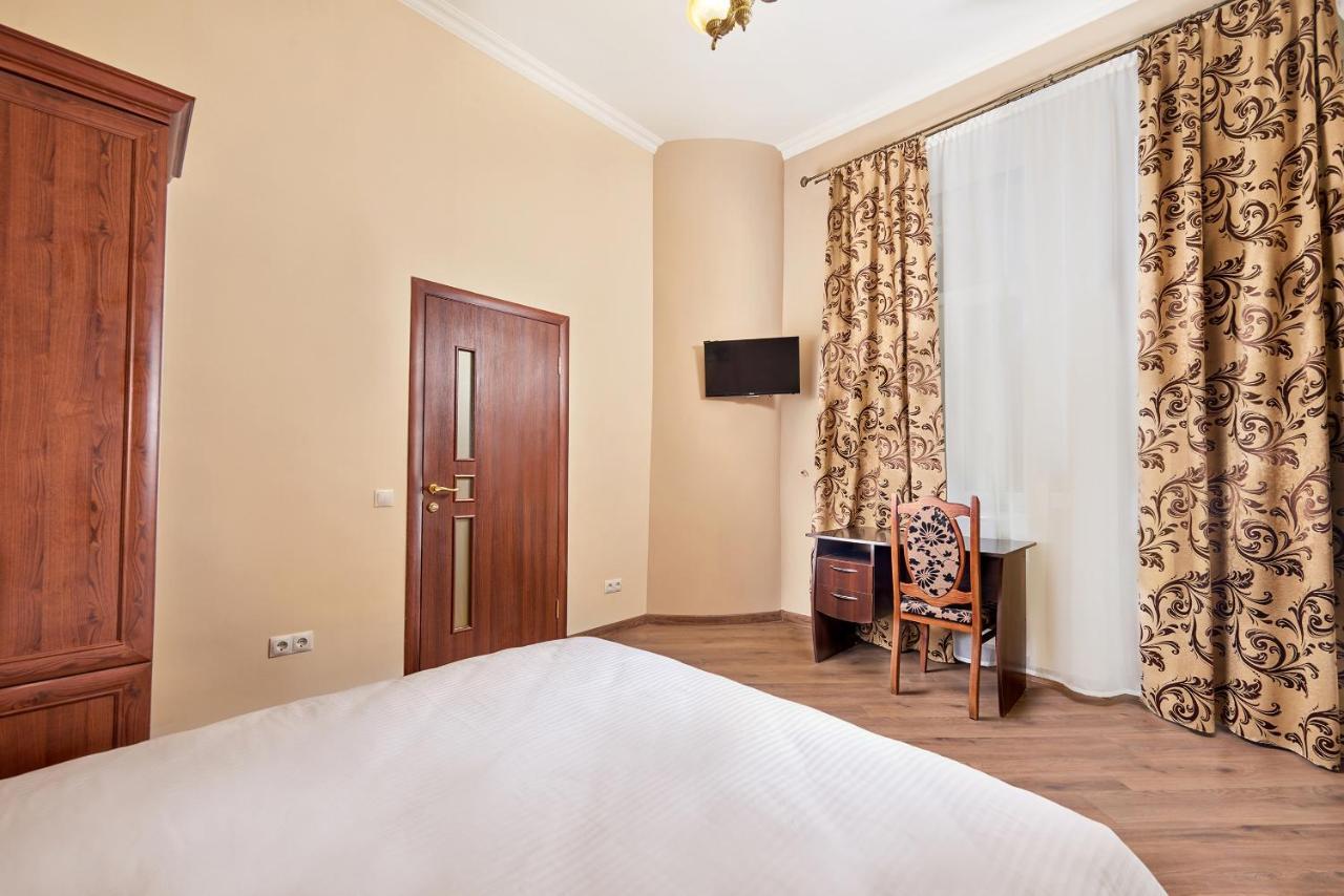 Cossacks Hostel Lviv Dış mekan fotoğraf